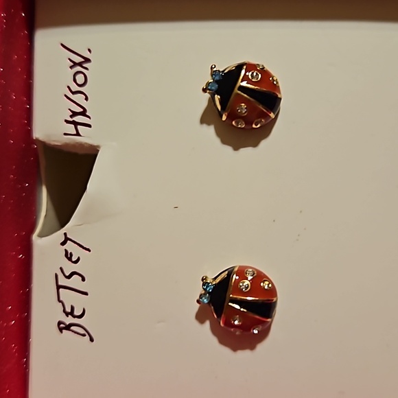 Betsey Johnson Lady Bug 🐞 Pierced Earrings - Picture 3 of 3